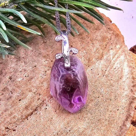 Nature Lavender Amethyst Polished Tooth Silver Leaf Pendant Necklace - Picture 9 of 10